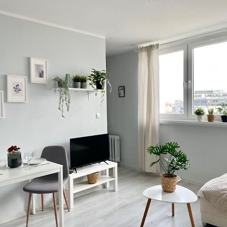 Zielinskiego Apartment ~ Self Check-In 24 ~ Parking & Lift Вроцлав Екстер'єр фото